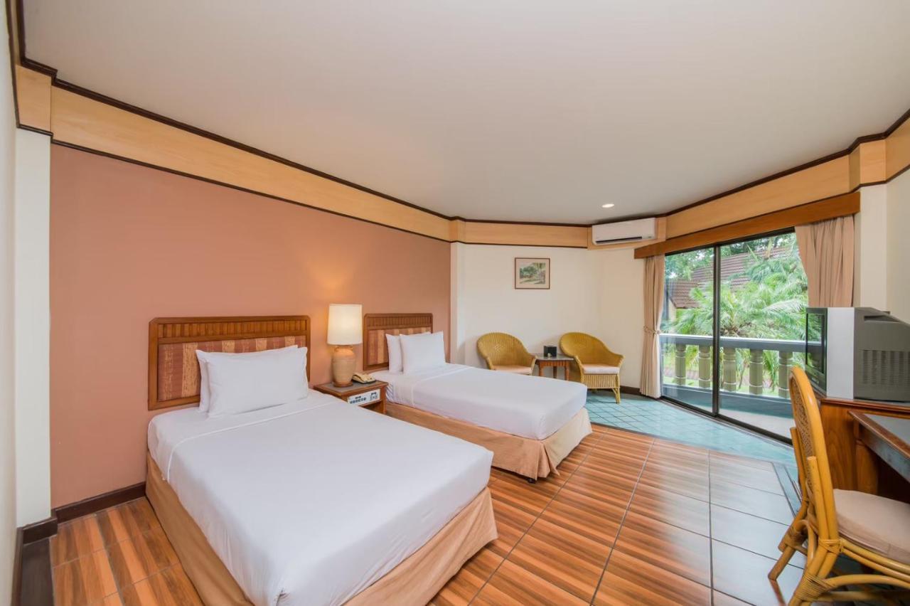Botany Beach Resort Pattaya Na Chom Thian Exterior foto