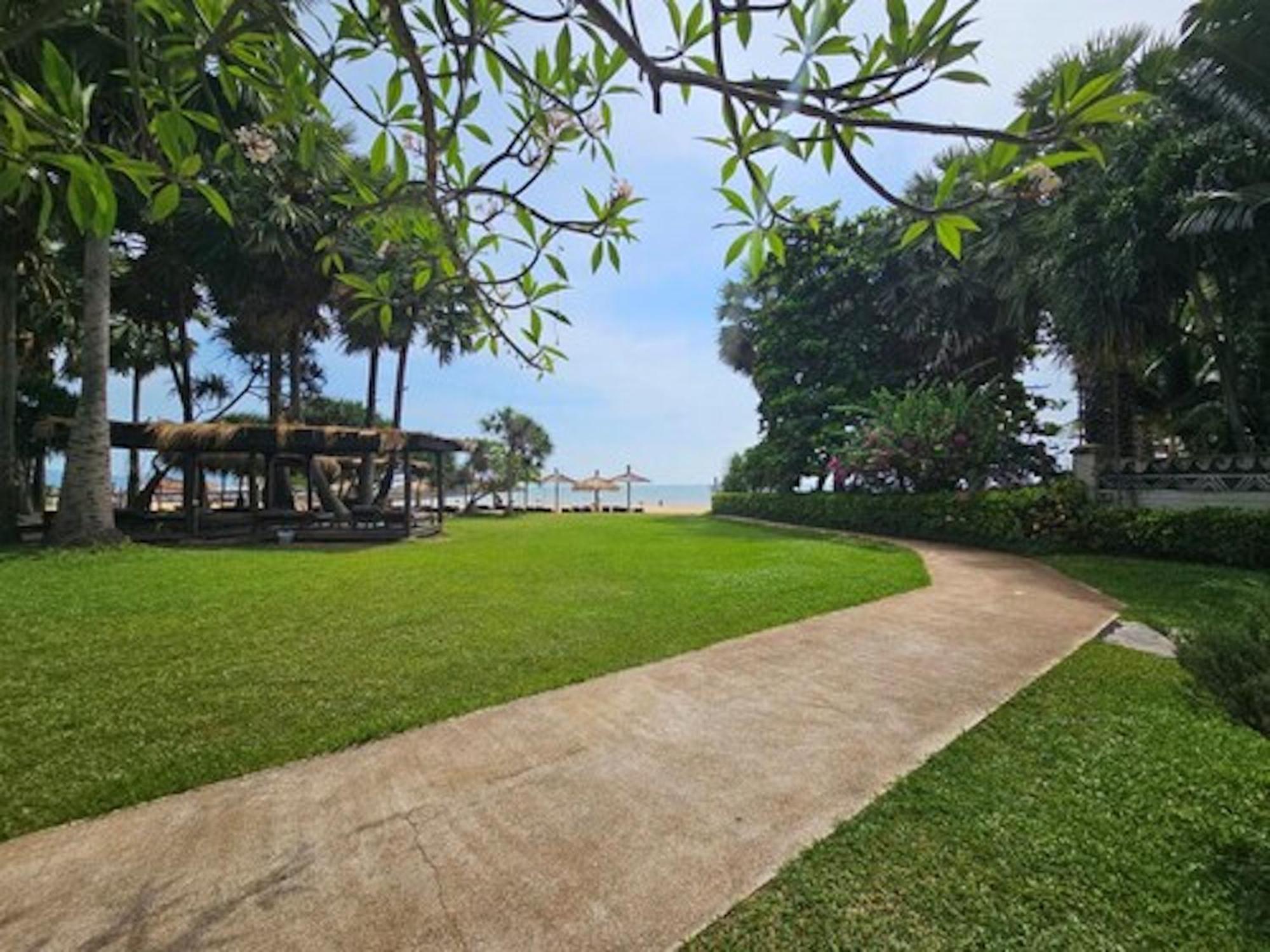 Botany Beach Resort Pattaya Na Chom Thian Exterior foto